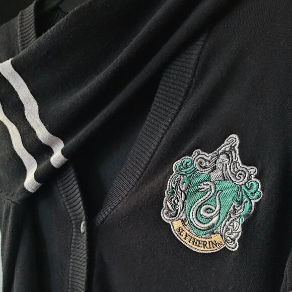 Hot Topic Black Long sleeve Harry Potter Slytherin Cardigan PLUS US14 - Picture 3 of 3